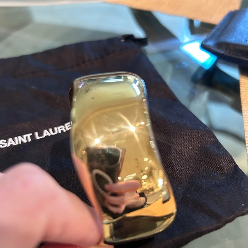 COPY - Saint Laurent Wavy gold-tone cuff - Picture 5 of 6